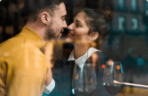 Pirmas bučinys: 7 žingsniai, kaip tai padaryti teisingai pora ruošiasi bučiuotis pirmo pasimatymo metu