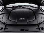 „Mercedes“ be tepalo matuoklės: kodėl tampame bejėgiais savo pačių daiktų šeimininkais? naujo automobilio variklio vaizdas atidarius kapotą