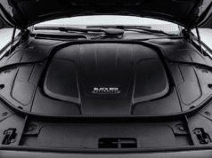 „Mercedes“ be tepalo matuoklės: kodėl tampame bejėgiais savo pačių daiktų šeimininkais? naujo automobilio variklio vaizdas atidarius kapotą